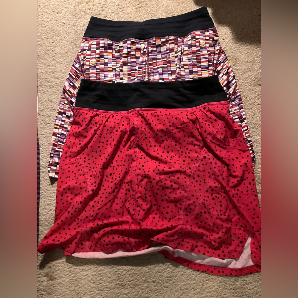 Skirt Sports Go Longer skirts. Bubbly and Matrix print.